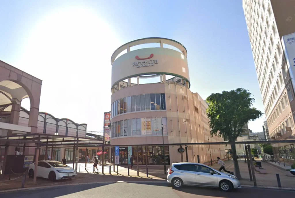 LAVA(ラバ)えきマチ1丁目佐世保店の外観